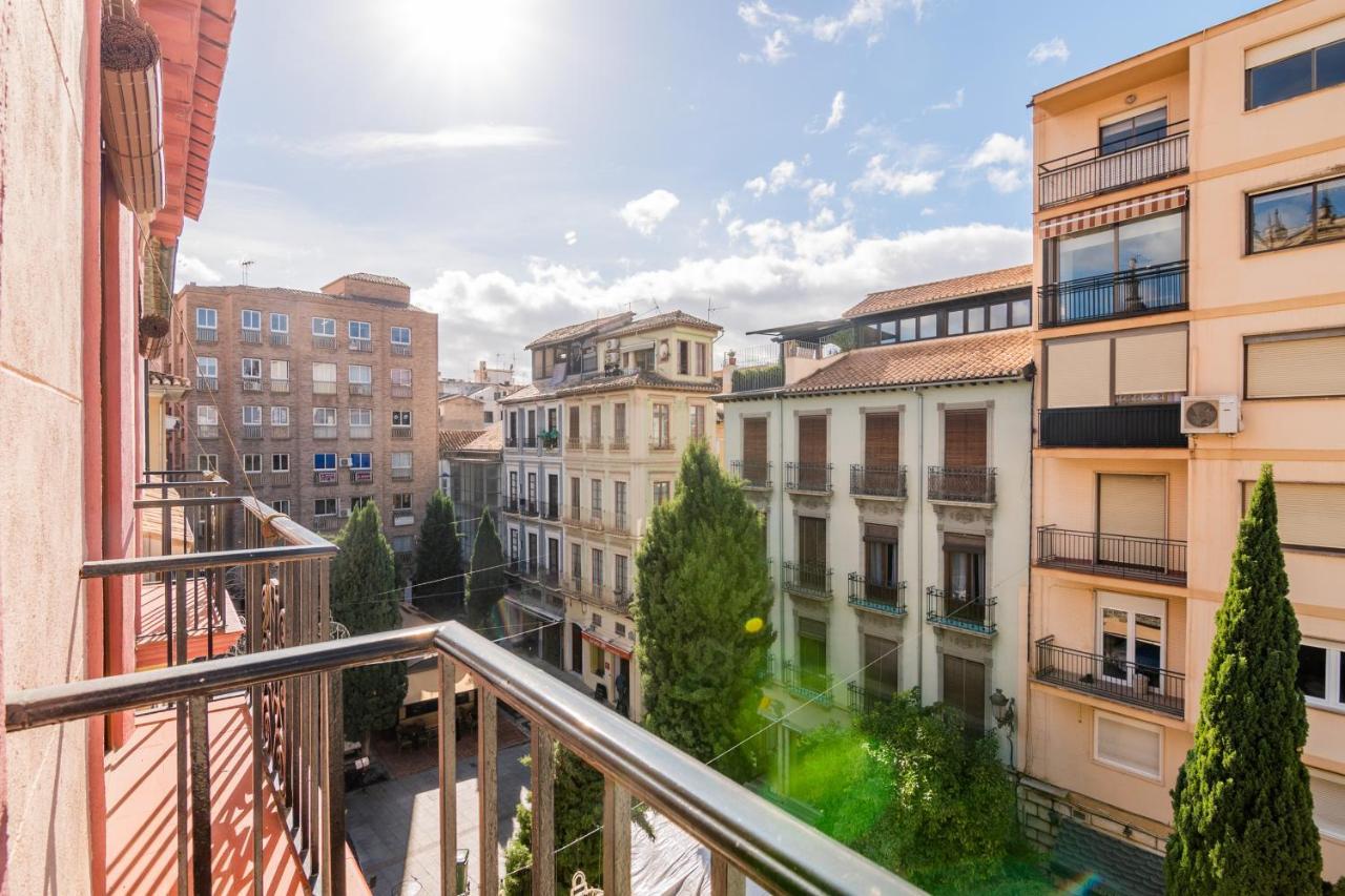 Tuguest Plaza Pescaderia - Catedral Apartment Granada Bagian luar foto