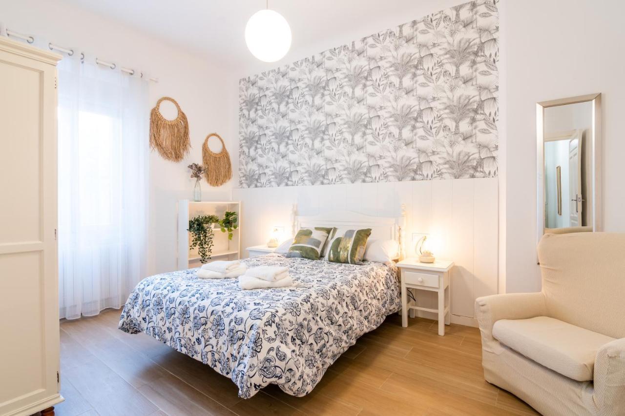Tuguest Plaza Pescaderia - Catedral Apartment Granada Bagian luar foto