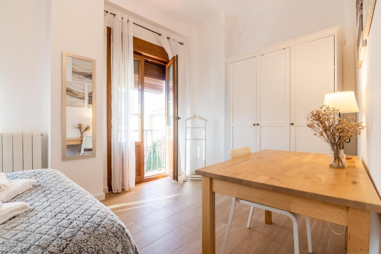 Tuguest Plaza Pescaderia - Catedral Apartment Granada Bagian luar foto