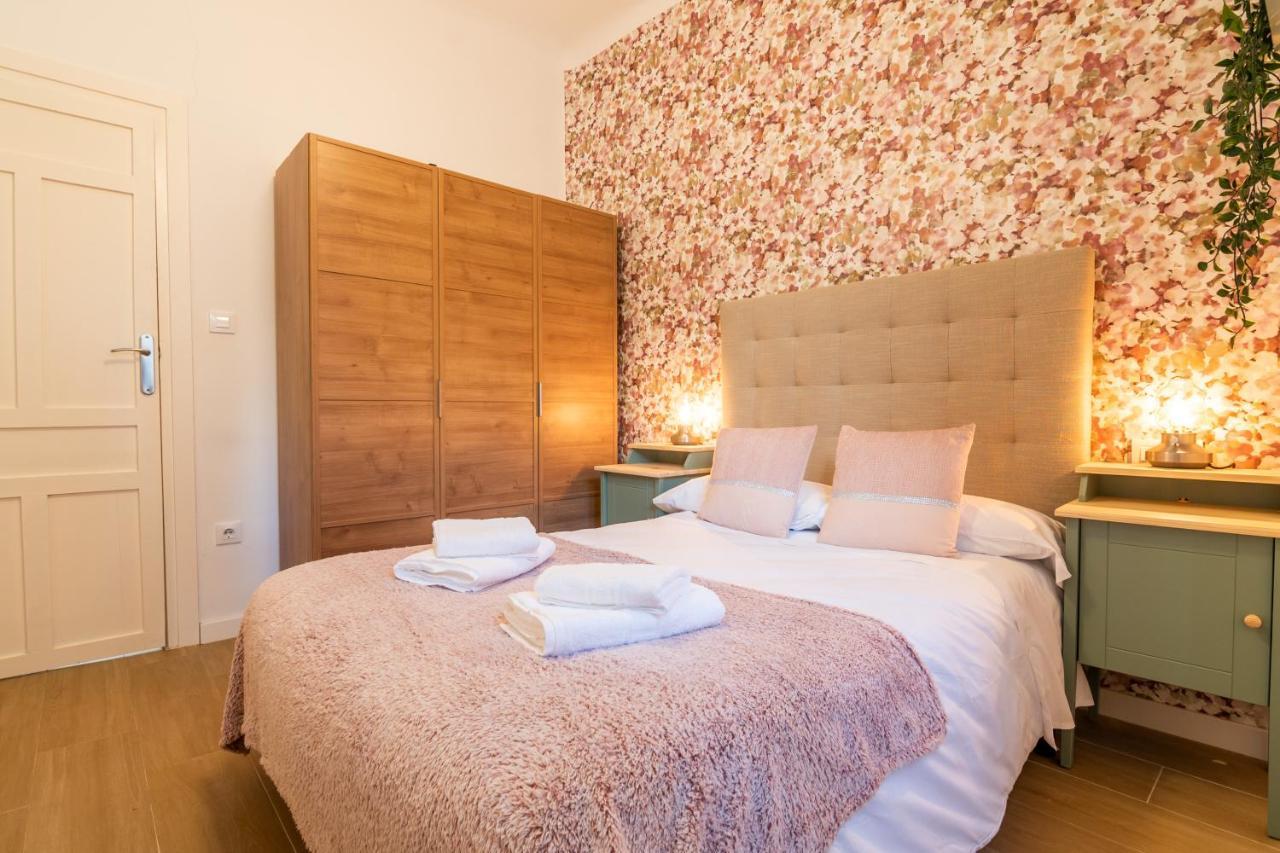 Tuguest Plaza Pescaderia - Catedral Apartment Granada Bagian luar foto