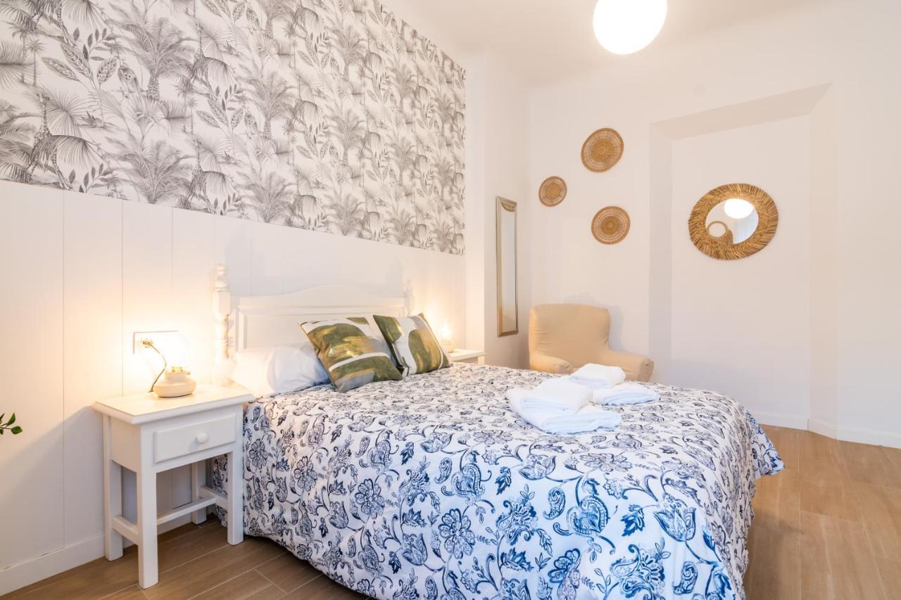 Tuguest Plaza Pescaderia - Catedral Apartment Granada Bagian luar foto